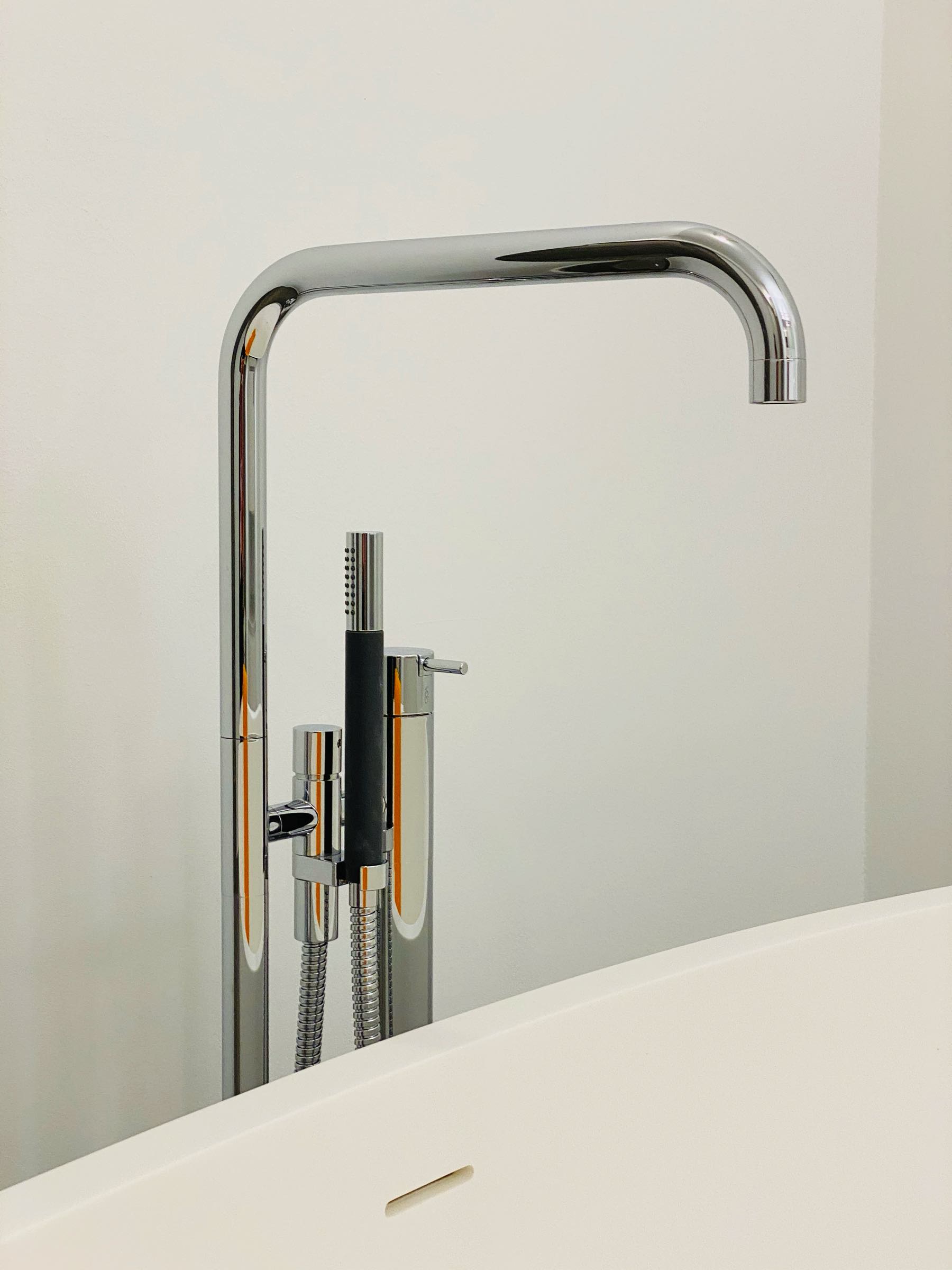 BADEKULTUR - DIE MARKE FÜR FEINE BÄDER IN KÖLN